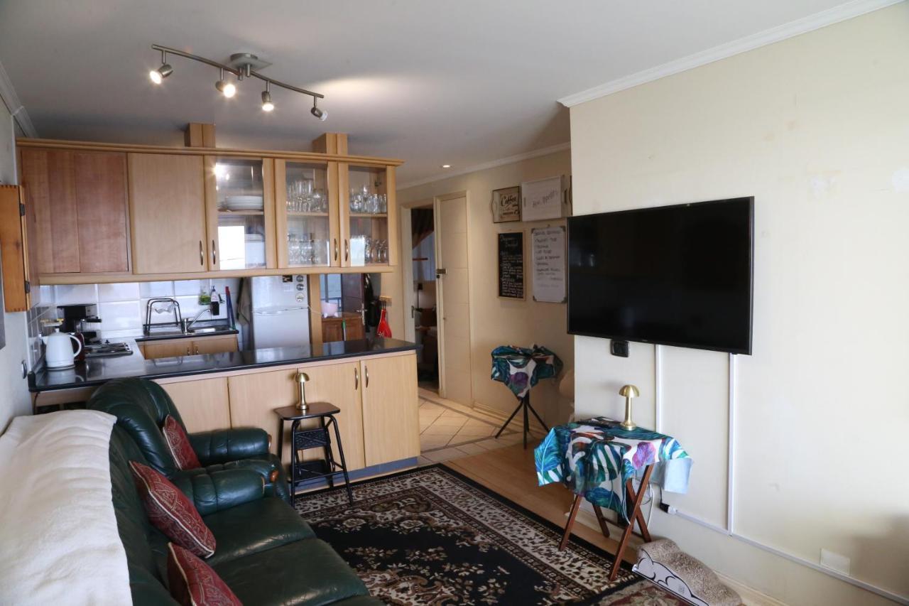 Vistas Del Mar: Apartamento Compartido Con De Y Amenidades *