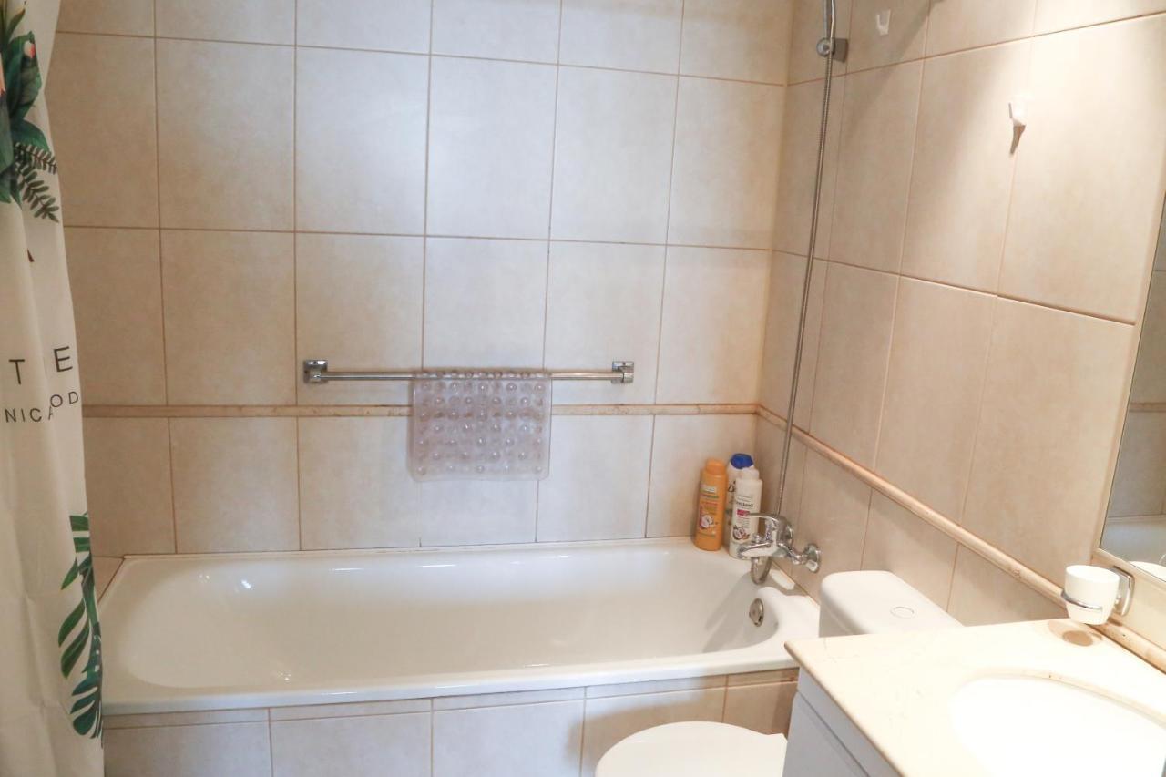 Vistas Del Mar: Apartamento Compartido Con De Y Amenidades *