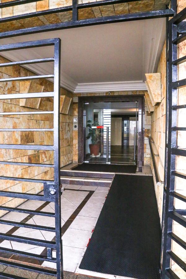 Vistas Del Mar: Apartamento Compartido Con De Y Amenidades *